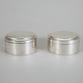 DOSOR, 2 st snarlika, silver. Bl a Johan Peter Hollman, Skänninge 1835. Vikt ca 162 gram.