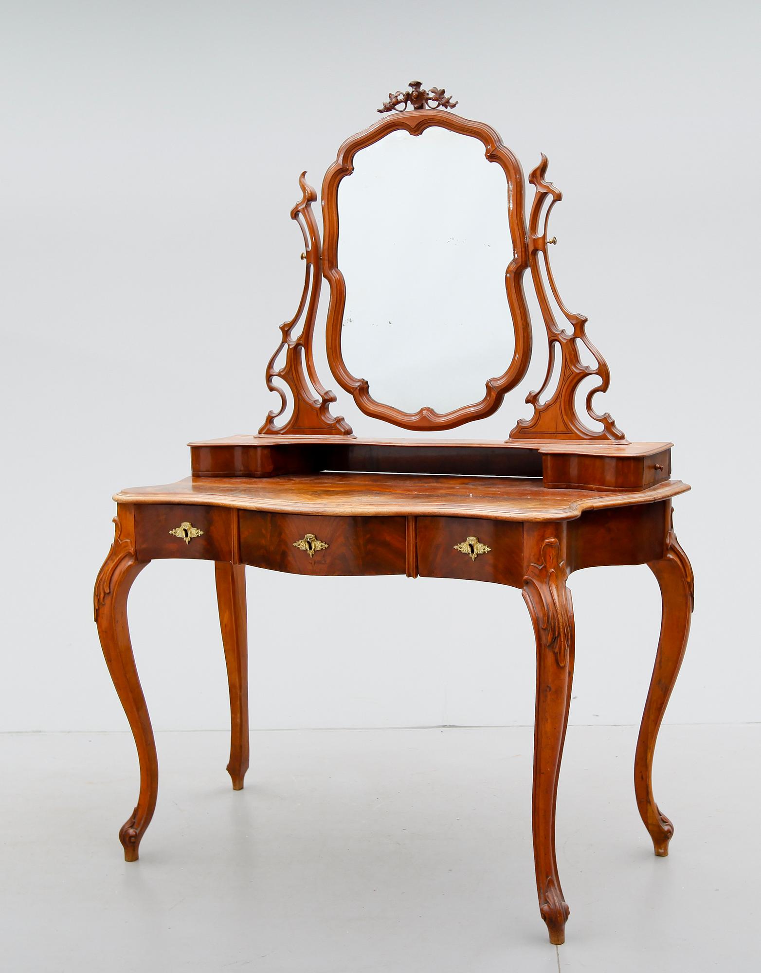 TOALETTBORD, rokokostil, 1800-talets andra hälft.