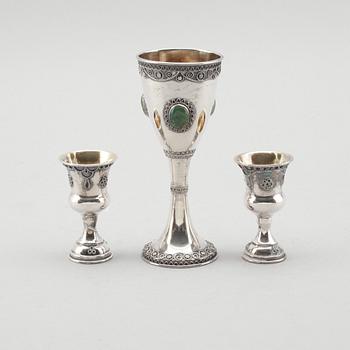 POKALER, 3 st, silver, orientaliska, 1900-talets andra hälft. Vikt ca 105 gram.