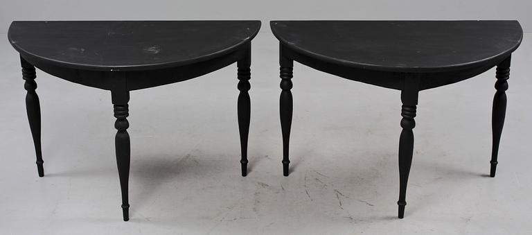 MÅNBORD, ett par, 1900-tal.