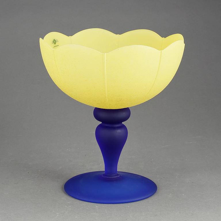 SKÅL PÅ FOT, glas, Murano, Italien, 1900-talets slut.