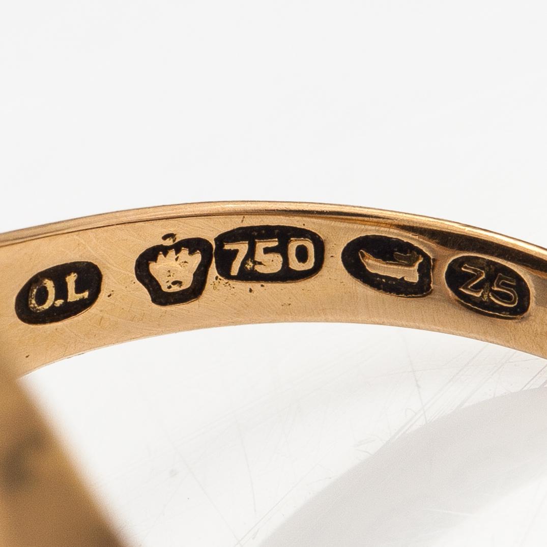 A signet ring, Wasastjerna family crest, 18K gold, sardonyx. Oskar Lindroos, Helsinki 1929.