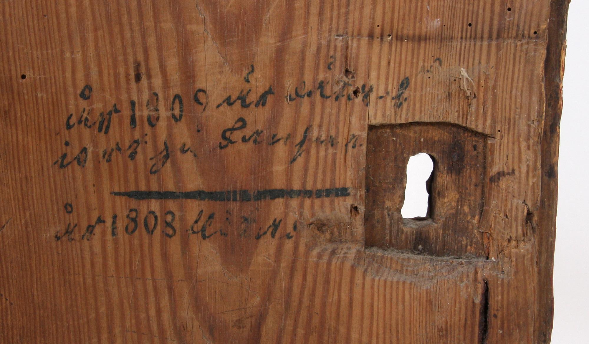 HÖRNSKÅP, allmoge, 1800-talets första hälft.