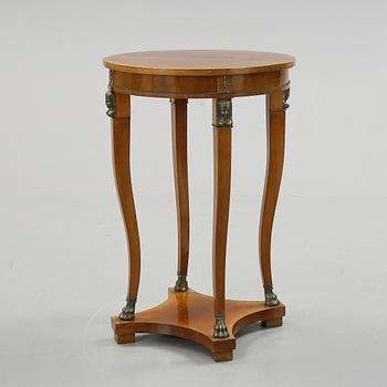 BORD, empirestil. Omkring 1900.