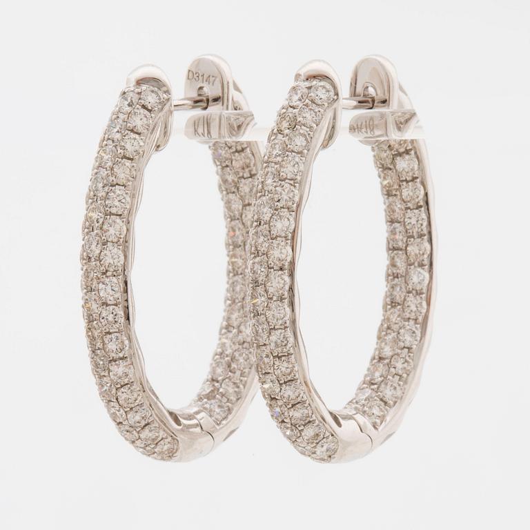 Earrings with 154 brilliant-cut diamonds ca 3.14 cts.