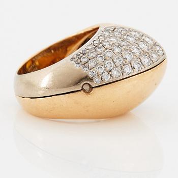 Paul Binder ring 18K guld med runda briljantslipade diamanter.