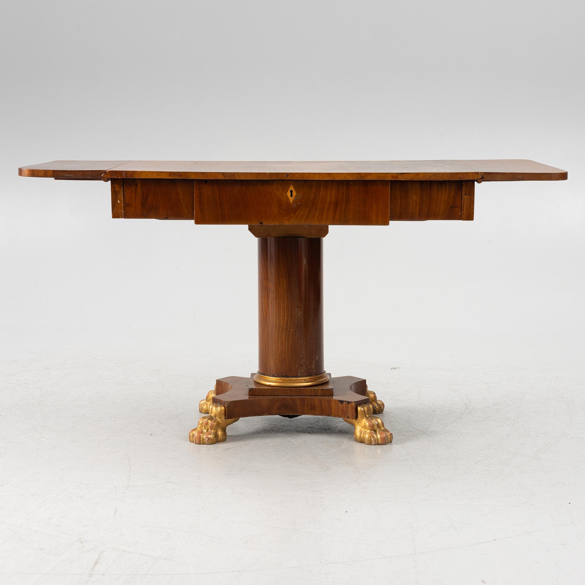 Salongsbord,  Karl Johan, 1800-talets första hälft.