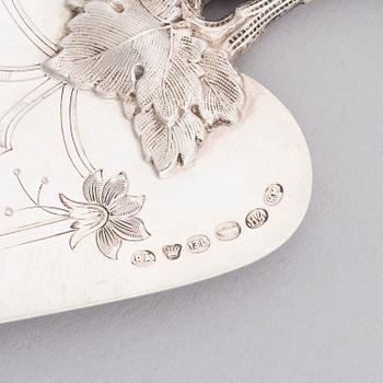 PETTER AIRAKSINEN, A silver cake/ pie server, for R. Mellin, Helsinki 1889.