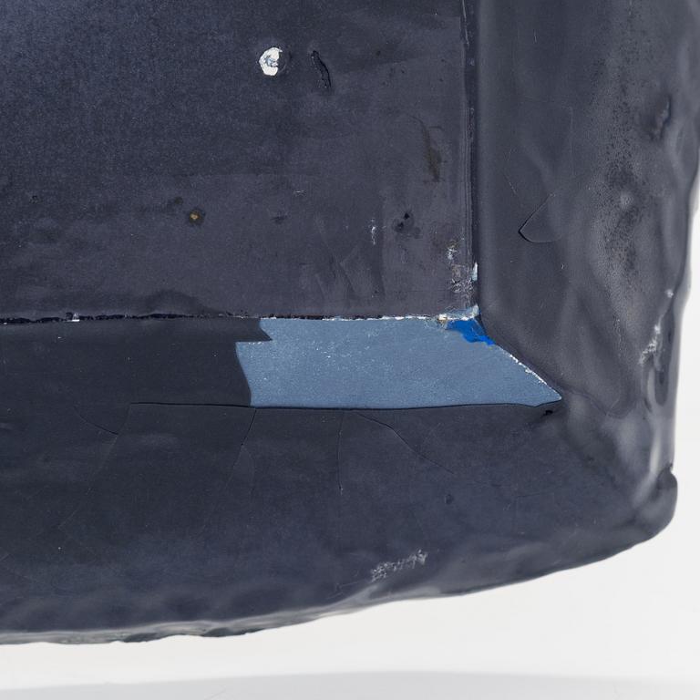 Birger Kaipiainen, koristevati, kivitavaraa, signeerattu Kaipiainen.