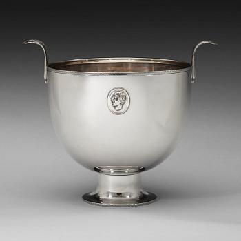 397. WOLTER GAHN, a silver plated Swedish Grace wine cooler executed by Karl Wojtech, Stockholm 1920's.