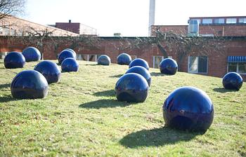 ULLA & GUSTAV KRAITZ, klot, 3 st, delar av verket "Kontrapunkt", Fogdarp, Förslövsholm.