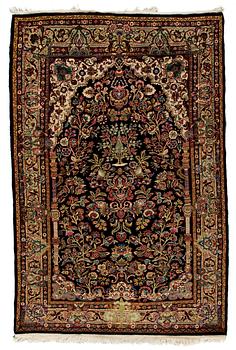 581. MATTA. Semiantik Sarouk sannolikt. 201x134,5 cm.
