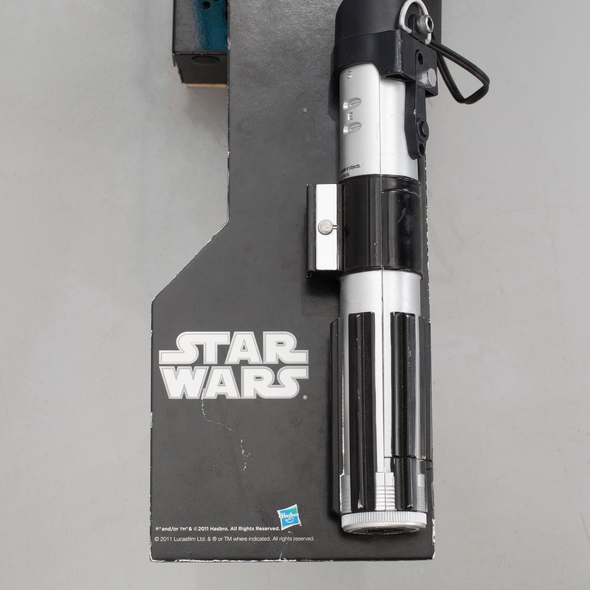 LASERSVÄRD, "Star Wars", demo-ex / skylt från leksaksaffär, Hasbro, 2011.
