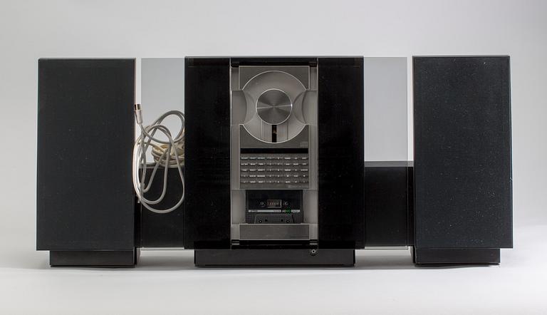 STEREO, "Beosound 2500", David Lewis, Bang & Olufsen, tillverkad mellan 1991-1994.