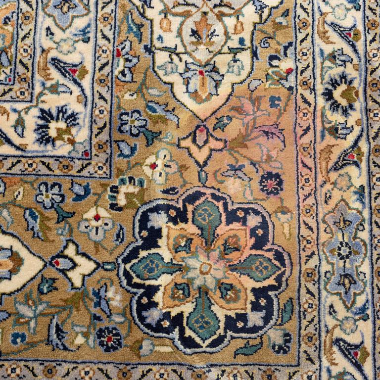 Matta, Keshan, ca 428 x 300 cm.