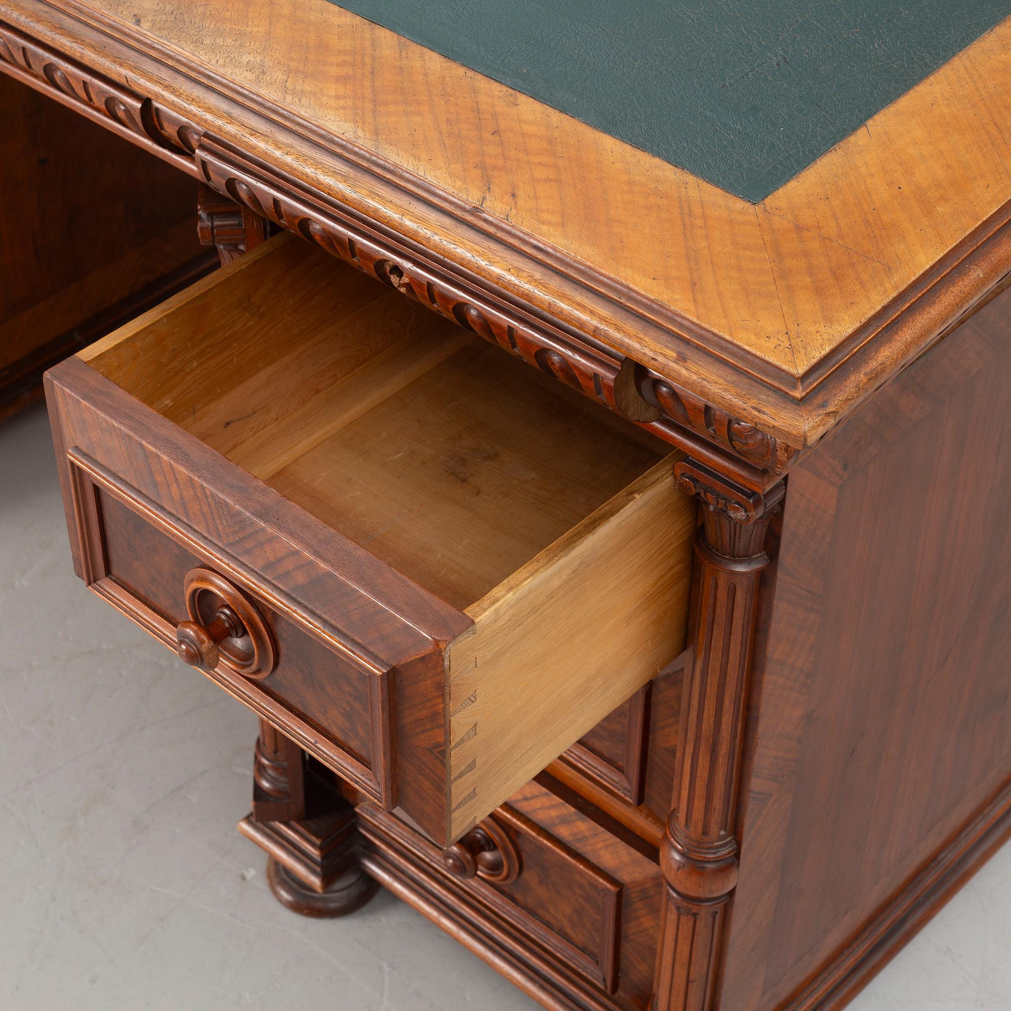 Desk, neo-Renaissance, 19th century.