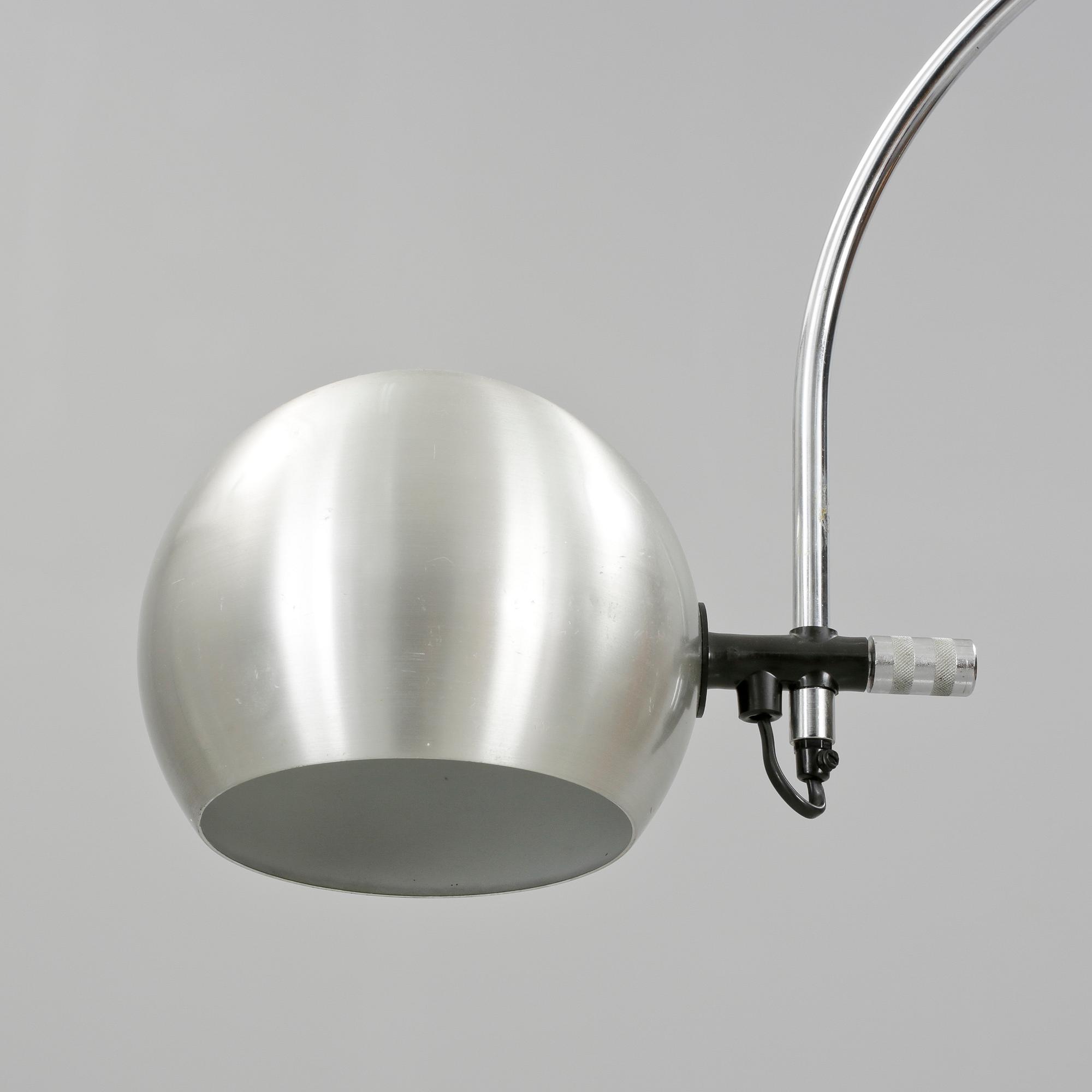 GOLVLAMPA, 1900-talets slut.