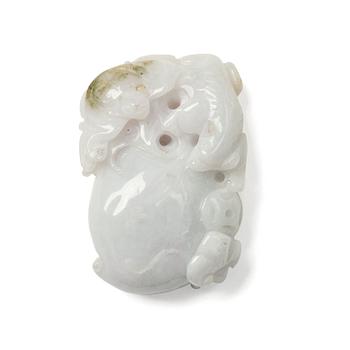 1199. A jade sculpture of a peach, 20th Century.