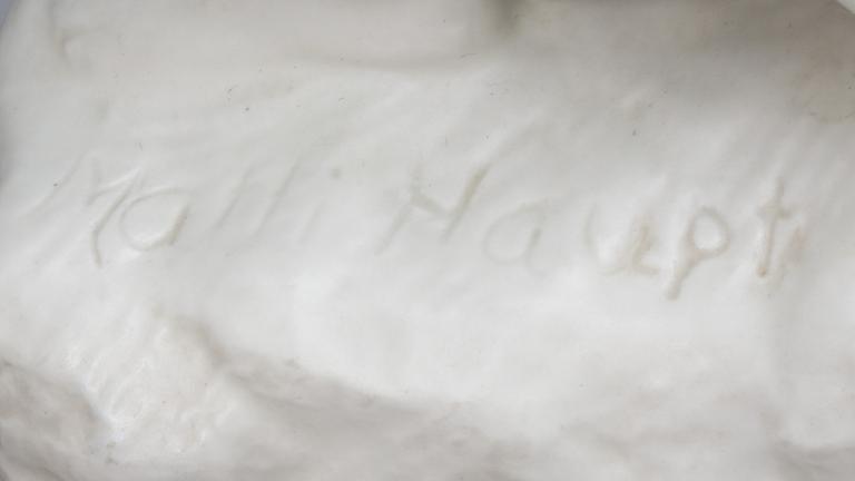 MATTI HAUPT, keramik. Signerad i godset.