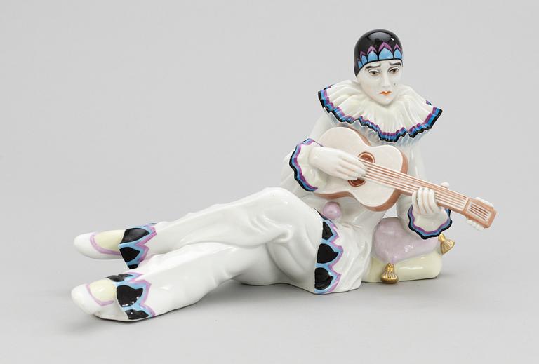 DOROTHEA CHAROL Figurin "Pierrette med gitarr", Rosenthal, modell nr 78, Tyskland 1920-30-tal.