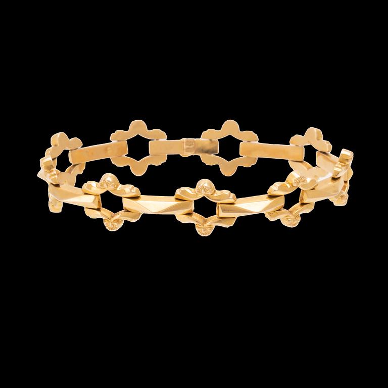 An 18K gold bracelet from Vicenza Italy.