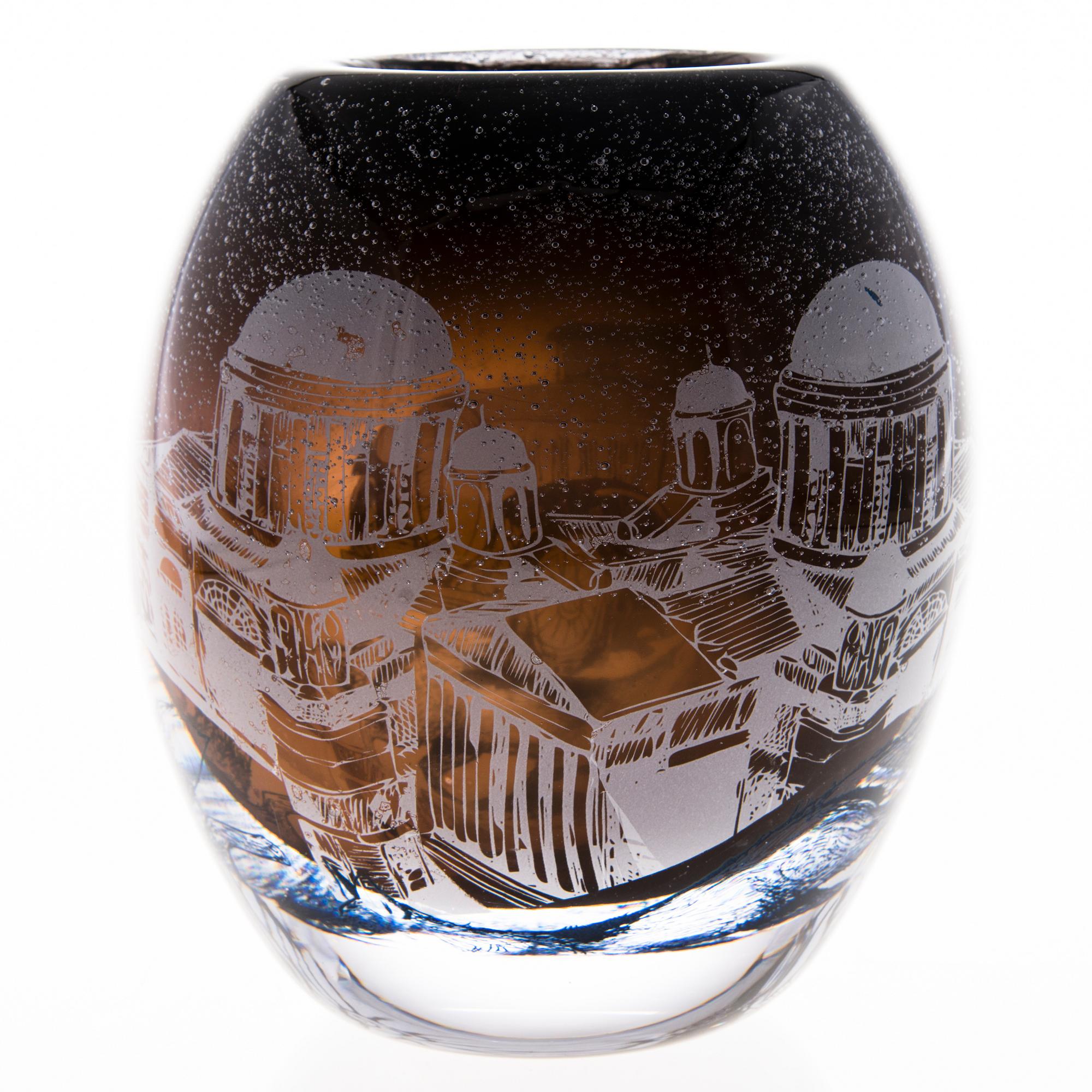 SINI MAJURI, a glass sculpture signed Sini Majuri 2016.