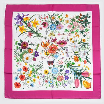 Gucci, a 'Flora' twill silk scarf.