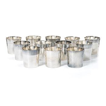 Thorbjörn Groth, bägare, 12 st, sterlingsilver, Stockholm, 1997-2000.