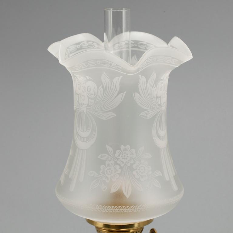 FOTOGENLAMPA, mässing/glas, omkring år 1900.