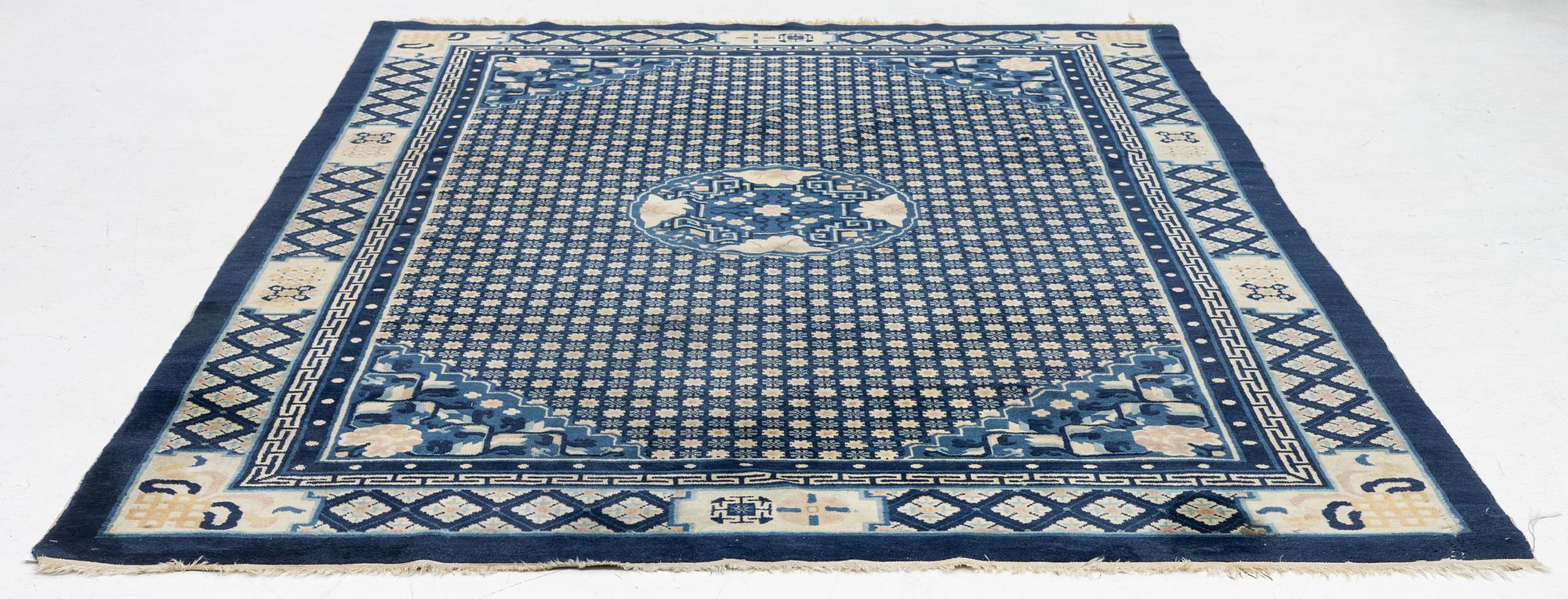 Carpet, China, approx. 274 x 186 cm.