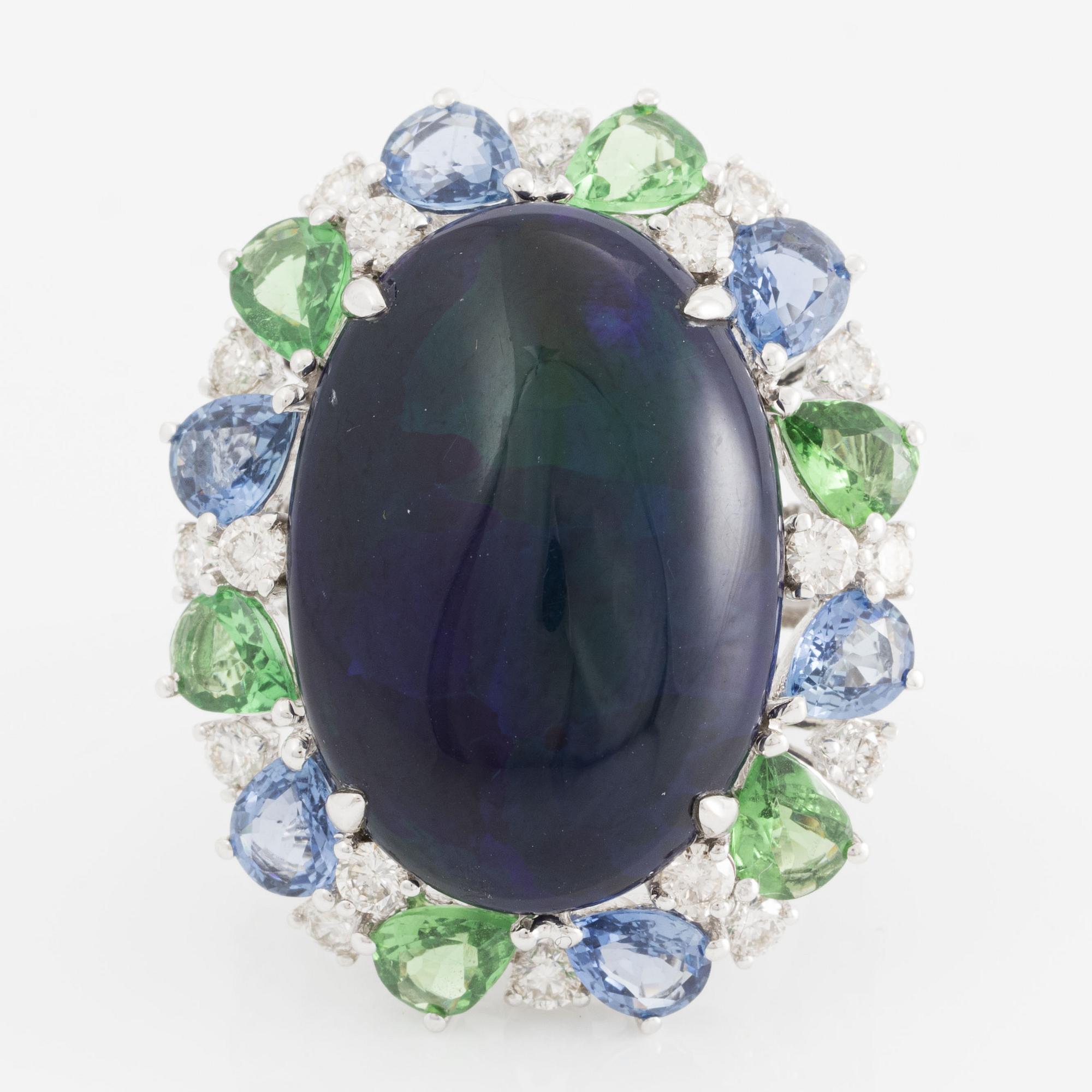 Ring, 18K vitguld med opal, tsavorit, safir och briljantslipade diamanter.