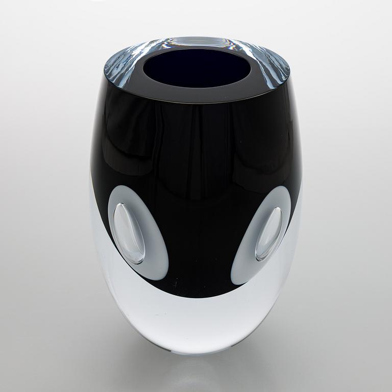 Timo Sarpaneva, a 'Claritas' glass sculpture, signed Timo Sarpaneva Iittala 2001.