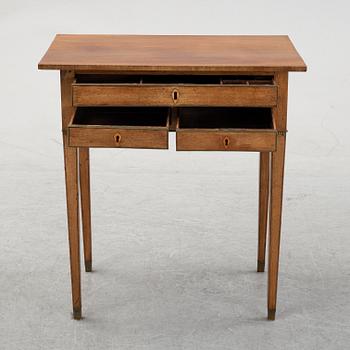 A Gustavian mahogany veneered seewing table, early 19th Century.