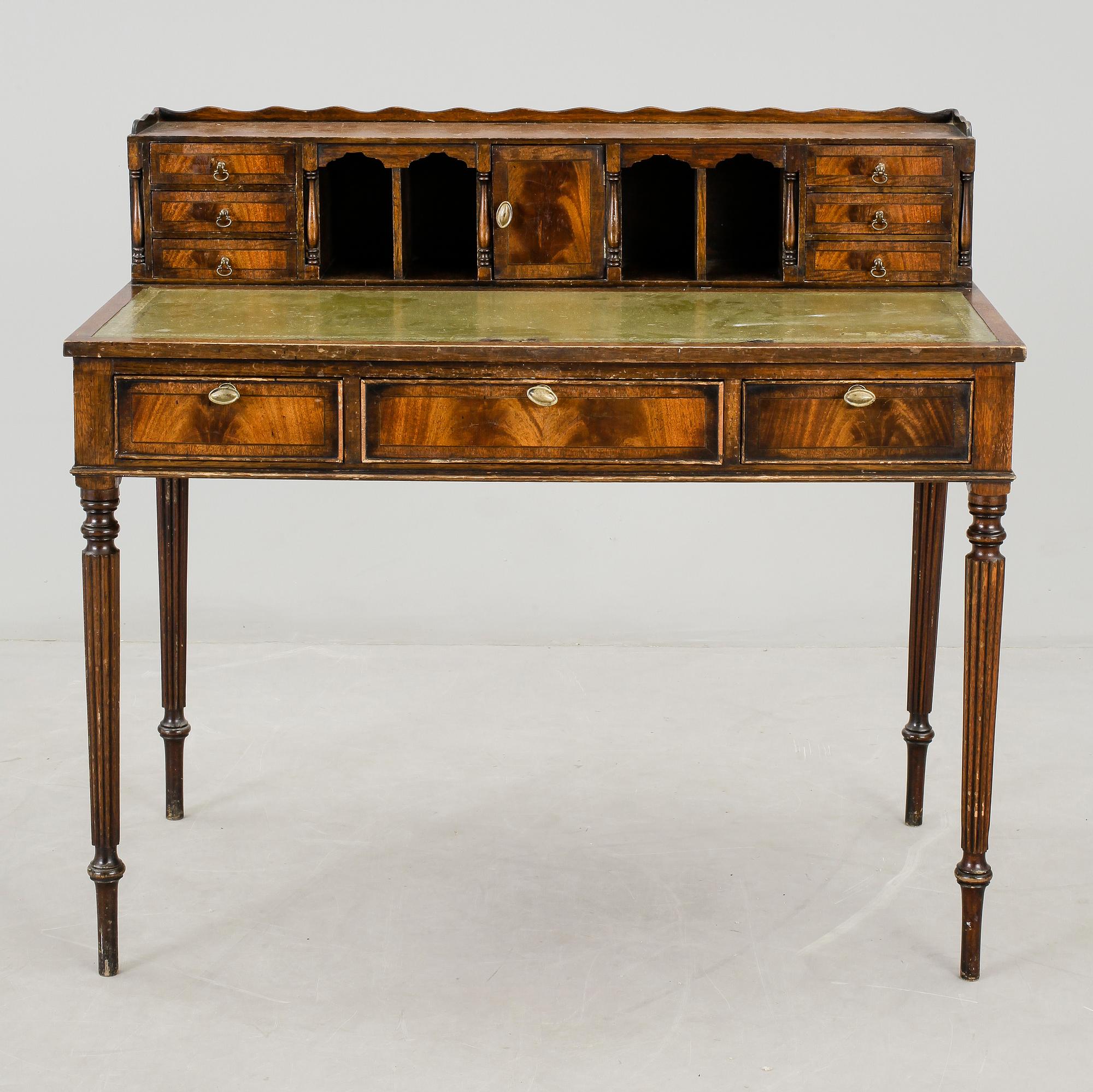 SKRIVBORD, engelsk stil, 1900-tal.