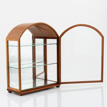 Josef Frank, a model 2070 mahogany table display cabinet from Firma Svenskt Tenn, produced prior to 1985.