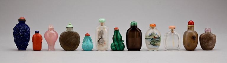 SNUSFLASKOR, 12 st, glas samt keramik, Kina, 1900-tal.