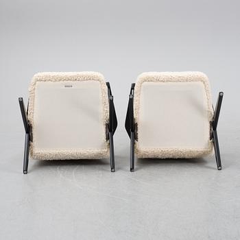 Bengt Ruda, fåtöljer ett par, modell 563-037, Triva kollektionen för Nordiska Kompaniet, formgiven 1952.