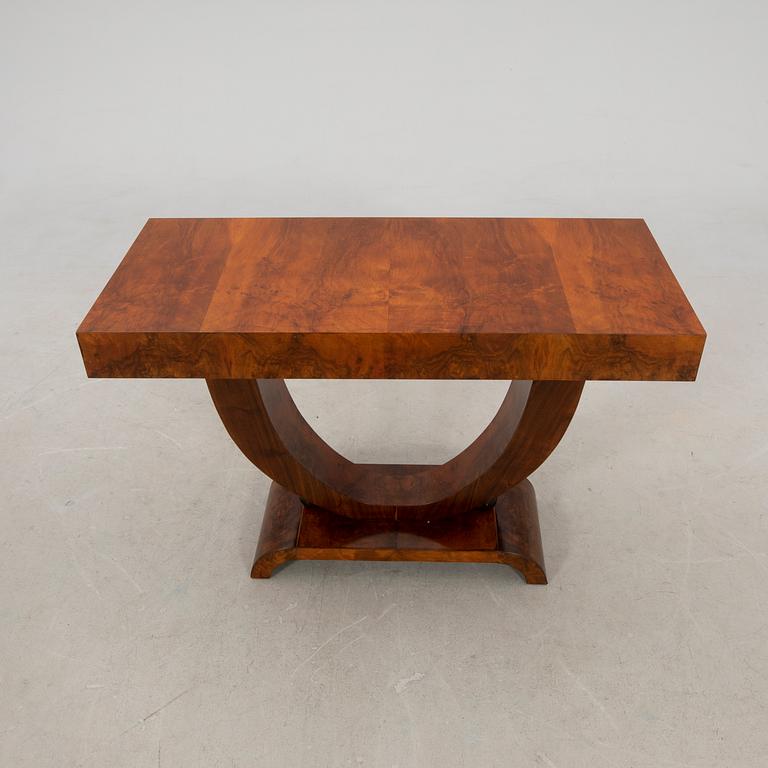 Sidobord 1900-talets första hälft.