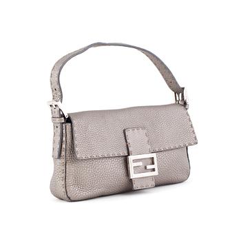 748. FENDI, a silvercolored leather handbag, "Baguette".