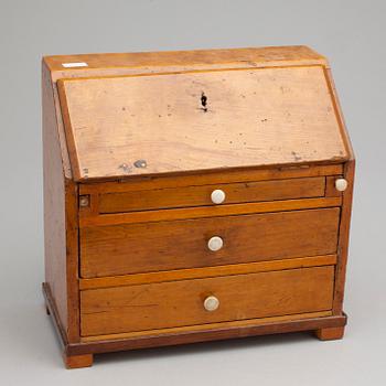 SNEDKLAFFSEKRETÄR i MINIATYR, Karl-Johan, 1800-tal.