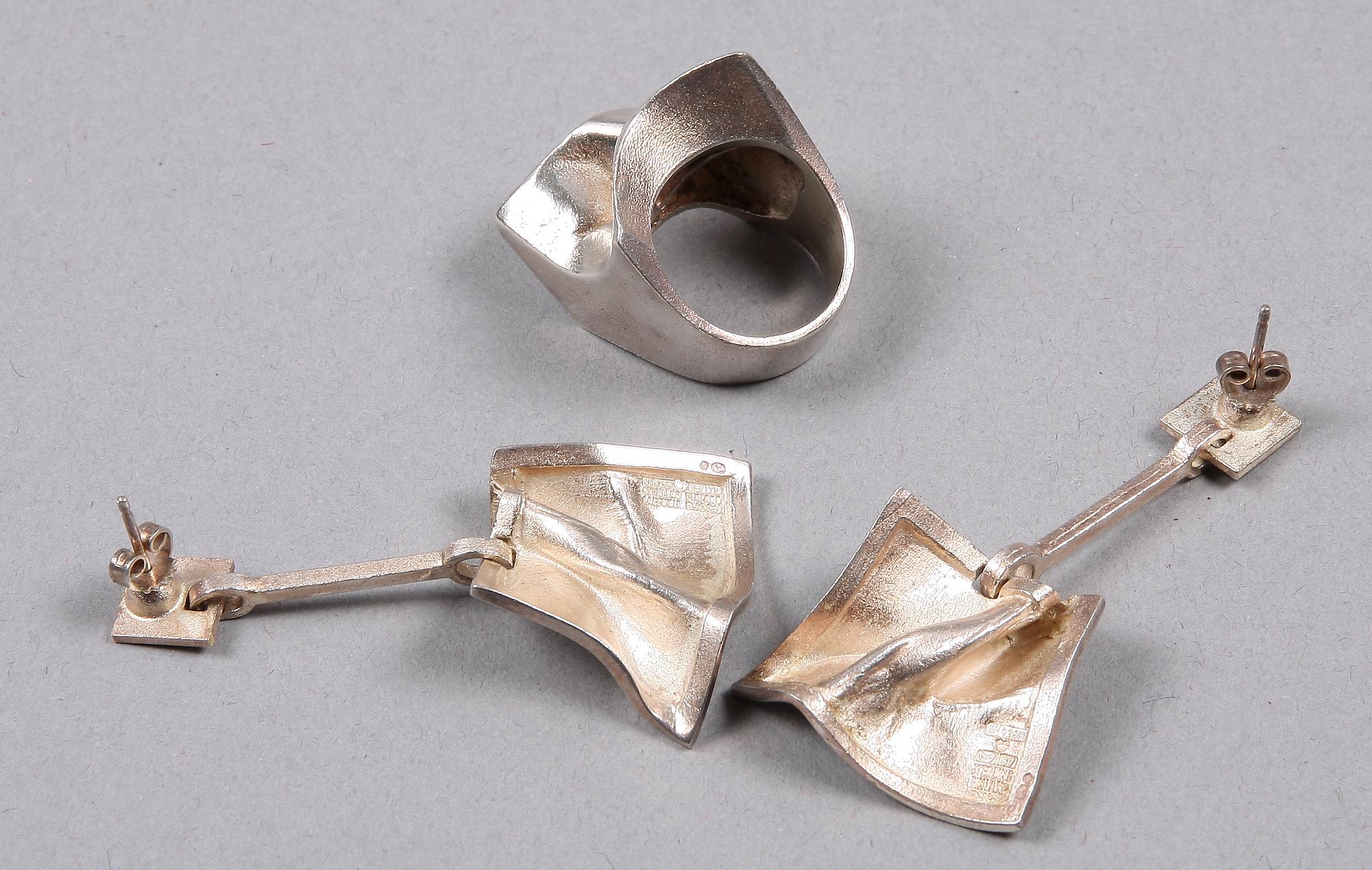 RING samt ÖRHÄNGEN, ett par, sterlingsilver, Björn Weckström för Lapponia, Finland, 30 g.