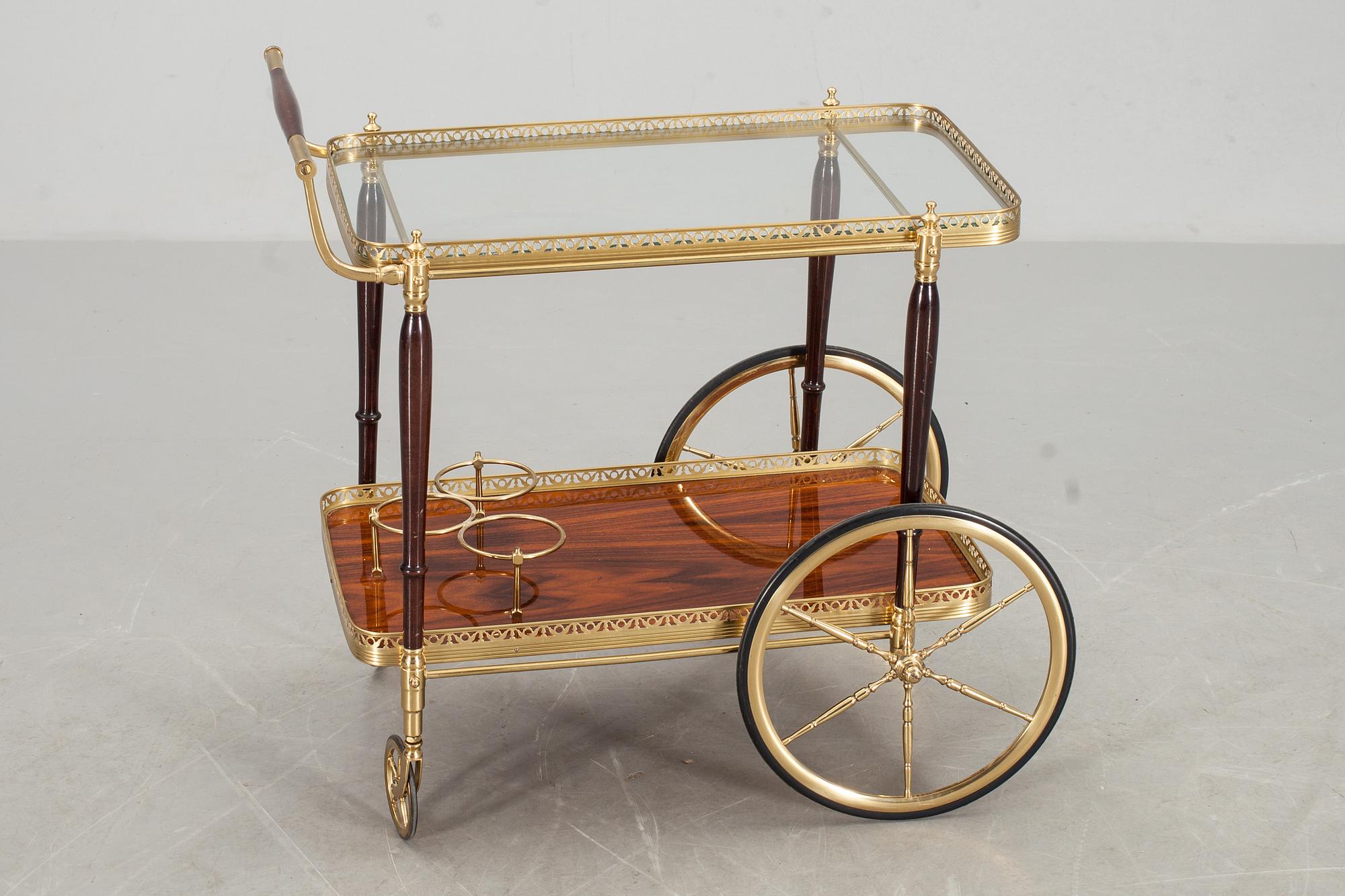 SERVERINGSVAGN, 1900-talets andra hälft.