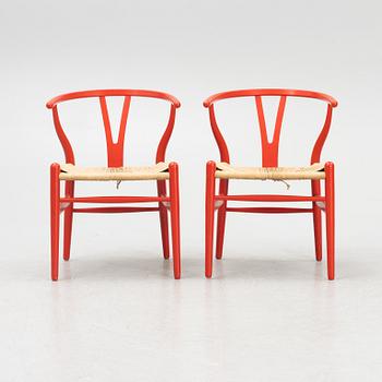 Hans J. Wegner, six model CH-24 chairs, Carl Hansen & Son, Denmark, end of the 20th century.