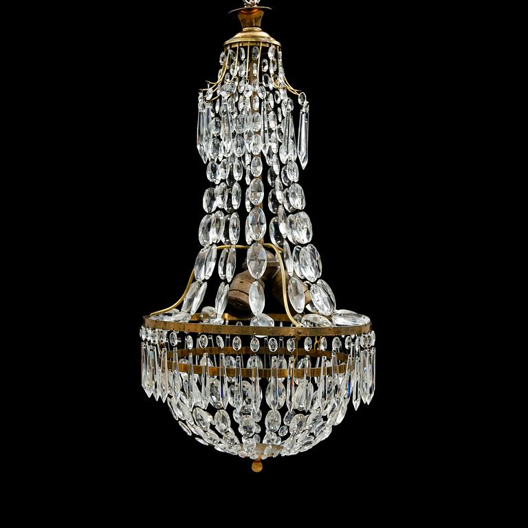 LJUSKRONA, gustaviansk stil, 1900-talets första hälft. Höjd ca 60 cm.