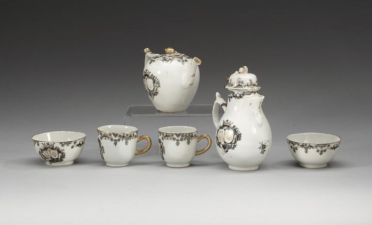 SERVIS, sex delar, vapenporslin. Qing dynastin, Qianlong (1736-95).