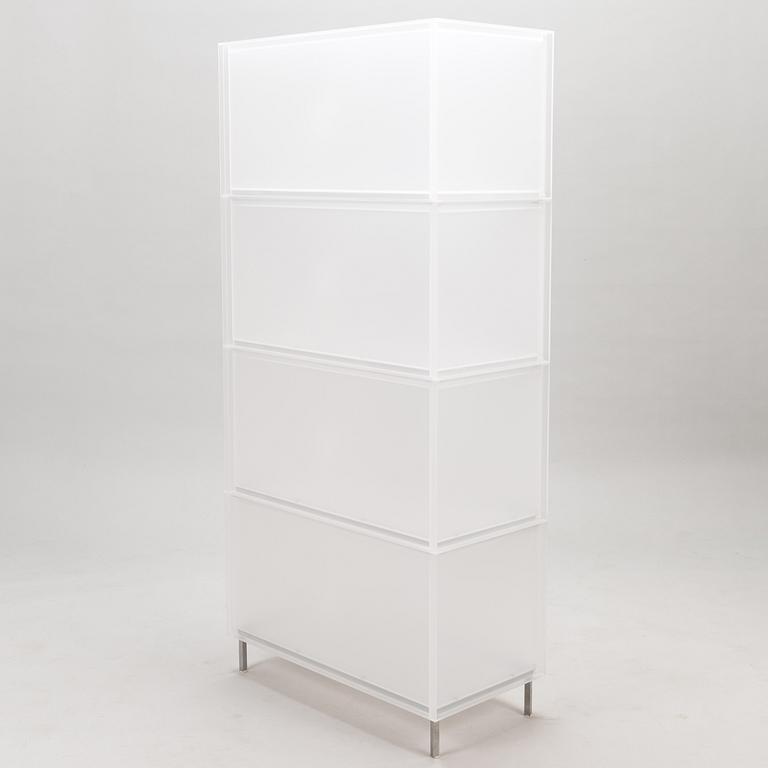 KARTELL, hyllyjärjestelmä, "ONE", 4 kpl, Piero Lissoni/Patricia Urquiola, Italia.