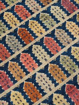 Matto, knotted pile, ca 238 x 157,5-160,5 cm, Sweden the 1940's-50's, unsigned.