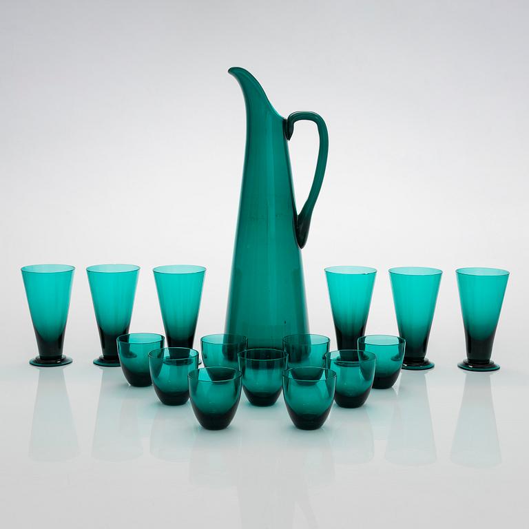 Nanny Still,  9 + 6drinking glasses, and a jug, model T/335, "Nukkumatti", Riihimäen Lasi.