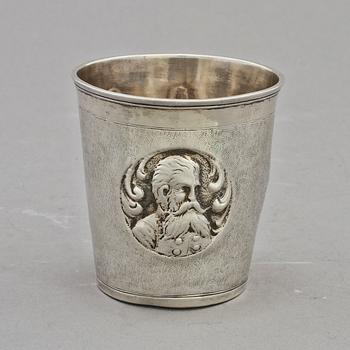 BÄGARE, silver, daterad 1740. Vikt 99 g.