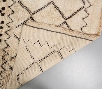 MATTA, Beni Ourain, 1900-talets senare del, ca 248x150 cm.